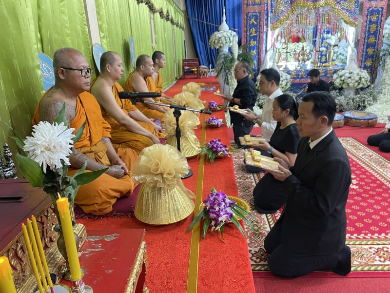 สำนักงานเลขาธิการวุฒิสภาร่วมกับสำนักการประชุมเป็นเจ้าภาพสวดพระอภิธรรมศพมารดาข้าราชการ