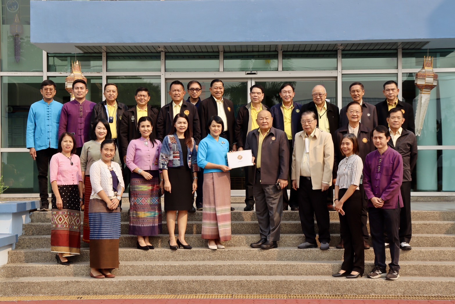 คณะกรรมการ สว.พบประชาชนภาคเหนือตอนบน เยือนสำนักประชาสัมพันธ์เขต 3 เชียงใหม่ ขอบคุณที่สนับสนุนการสร้างการรับรู้ภารกิจวุฒิสภามาตลอด 5 ปี