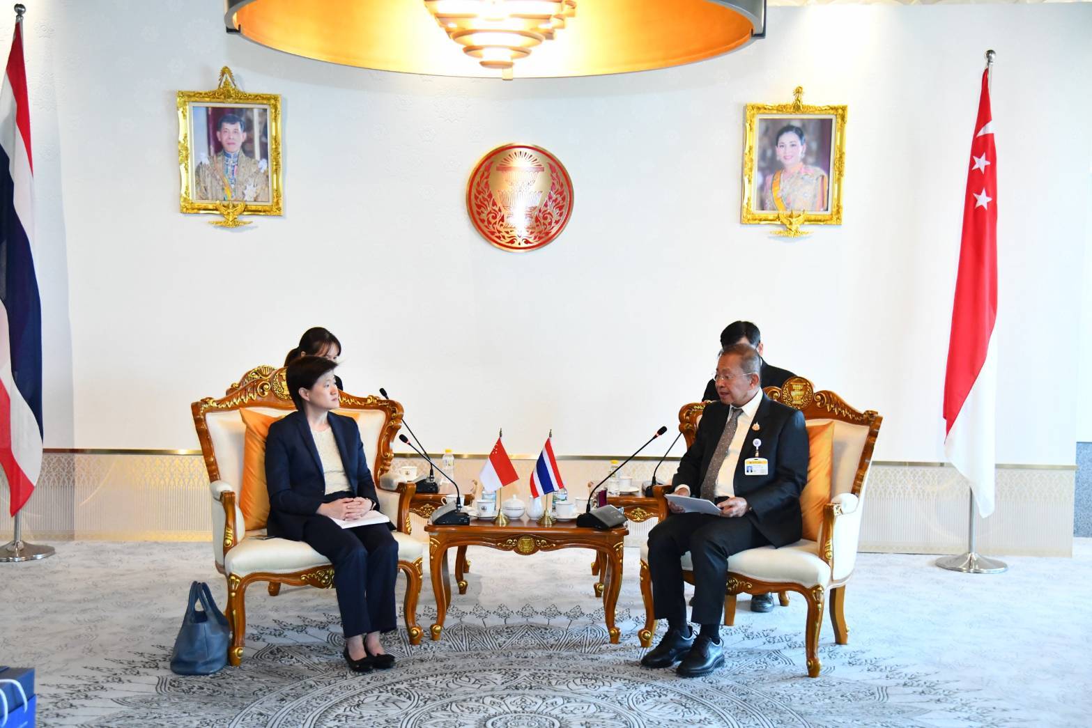 The President of the Senate Welcomed the Ambassador of Singapore to Thailand